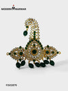 Elegant golden kundan brooch jewelry featuring intricate design and green gemstone accents