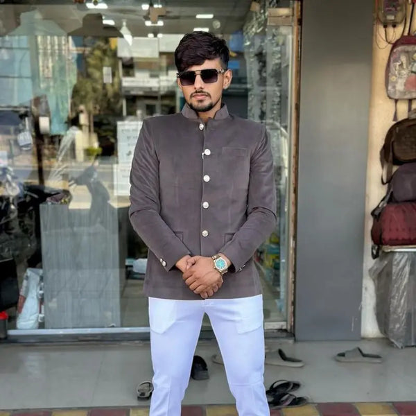 Stylish men's wedding coat suit in gray with traditional buttons, perfect for formal occasions